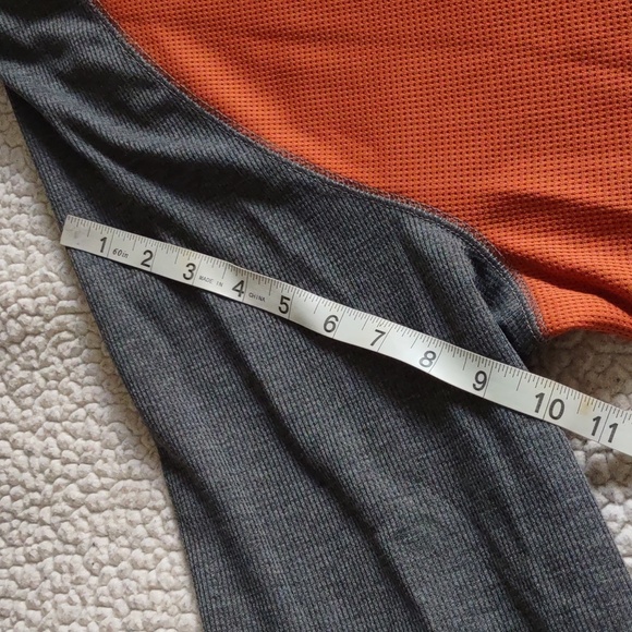 NWT Tek Gear XL Warmtek Performance Long Sleeve Color Block Thermal Shirt - Picture 7 of 15